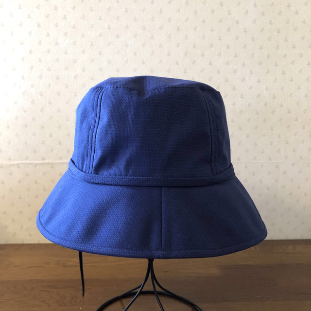 ☆新品☆ヘレンカミンスキー UPF50+ バケットハット ゴールドチャーム 紺-