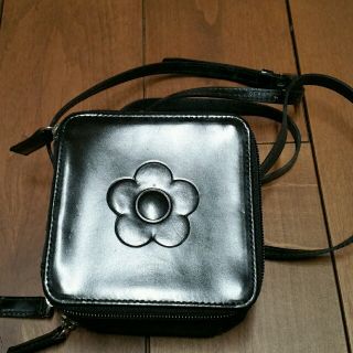 マリークワント(MARY QUANT)のMARY QUANT　四角いポシェット(ショルダーバッグ)