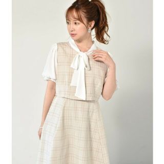 レトロガール(RETRO GIRL)のRETRO GIRL ボウタイリボン付ひざ丈ワンピース ベージュ(ひざ丈ワンピース)