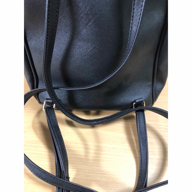 リュック型　合皮BAG ブラック レディースのバッグ(リュック/バックパック)の商品写真