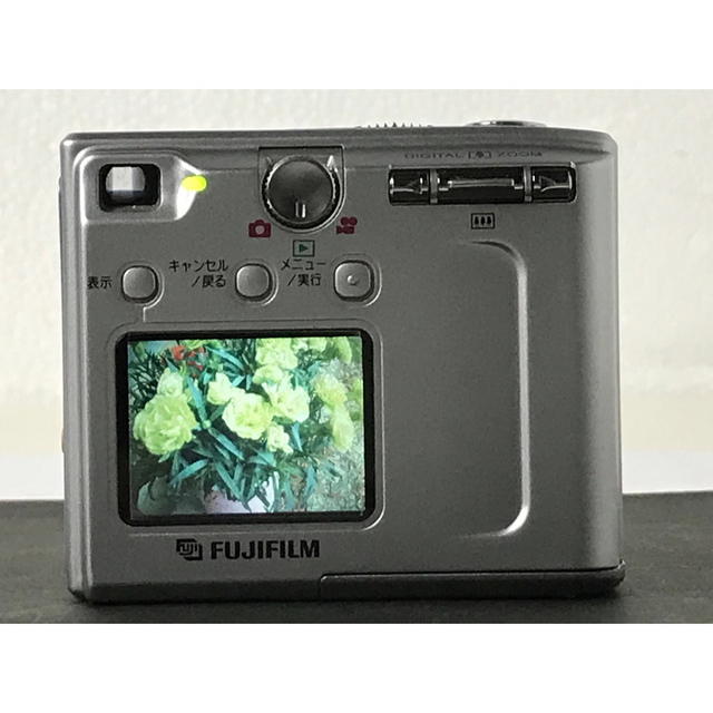 美品 FUJIFILM FinePix 4500 デジカメ 単三電池使用 動作品