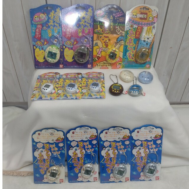 BANDAI - 【未開封と開封品?】育成ゲーム 携帯ゲーム たまごっち
