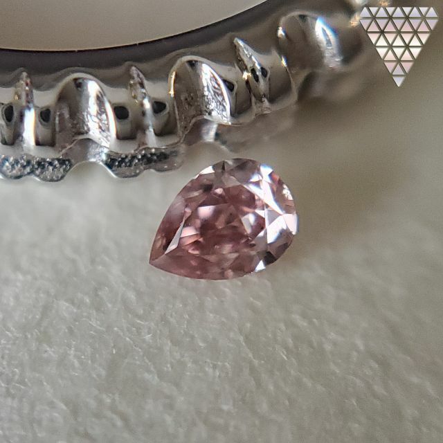 0.052 ct FANCY DEEP PINK SI1 天然 ピンク ダイヤモ レディースのアクセサリー(リング(指輪))の商品写真