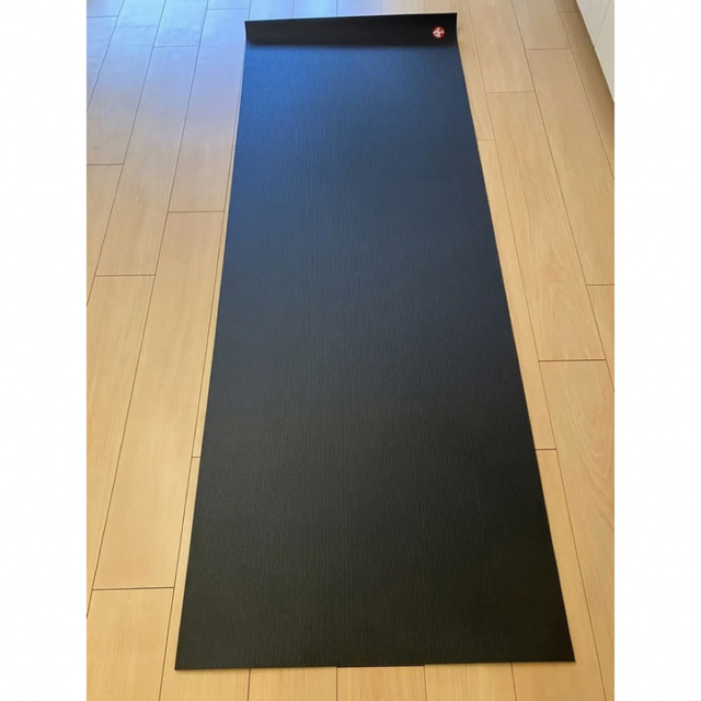 manduka(マンドゥカ)のマンドゥカ　Manduka ヨガマット　ブラックマットプロ　6mm スポーツ/アウトドアのトレーニング/エクササイズ(ヨガ)の商品写真