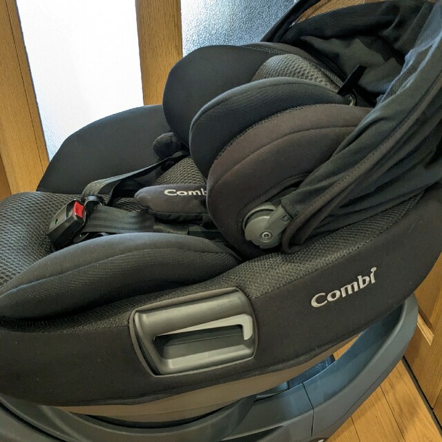 美品Combi チャイルドシートTHE S Plus ISOFIX ZB-750 移動用品