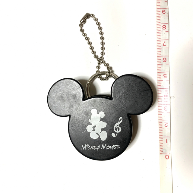 Disney(ディズニー)の送料無料　ミッキーマウス　コードリールキーホルダー　イヤホンホルダー　ディズニー スマホ/家電/カメラのオーディオ機器(ヘッドフォン/イヤフォン)の商品写真