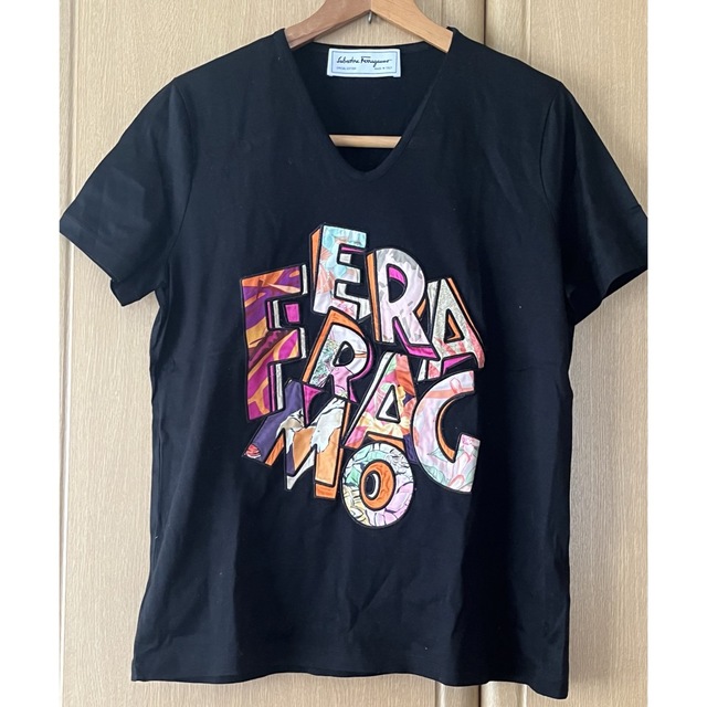 フェラガモFerragamo　ロゴTシャツ　美品