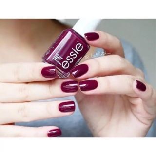 【essie】ネイルポリッシュ、ベリー色(マニキュア)