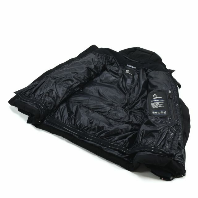 MONCLER(モンクレール)の【BLACK】モンクレール ダウンジャケット メンズのジャケット/アウター(ダウンジャケット)の商品写真