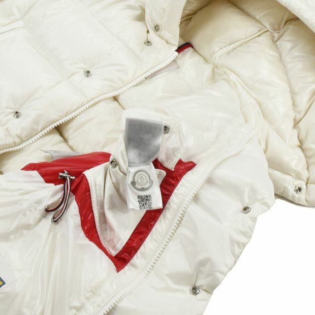 MONCLER - 【WHITE】モンクレール ダウンコート メンズの通販 by MONCLER - 【WHITE】モンクレール ダウンコート メンズの通販 by