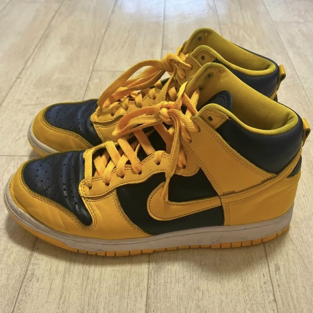 ストリートNIKEDUNK high バーシティ メイズ