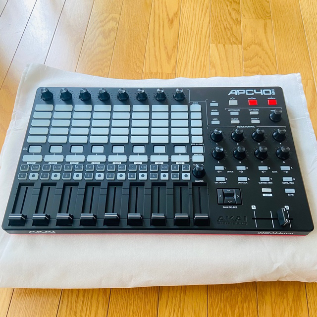 AKAI APC40 MK2 Ableton Live MiDIコントローラ MIDIコントローラー AKAI APC40 MK2 Ableton Live MiDIコントローラ MIDIコントローラー
