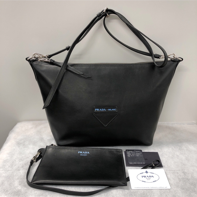 極美品　PRADA プラダ　メッセンジャー　ショルダーバッグ　23060905