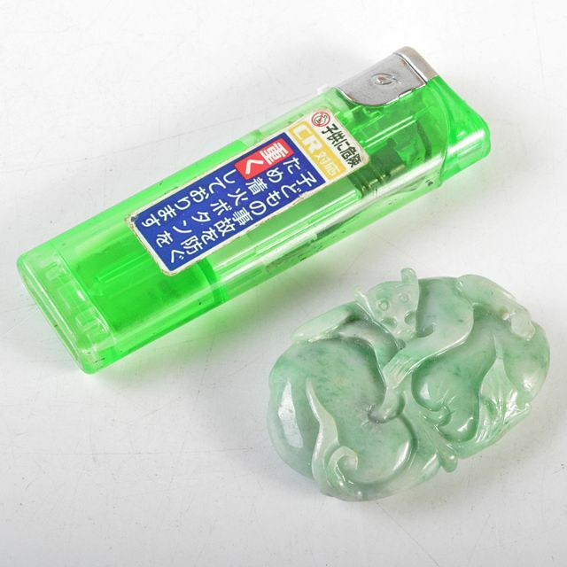 中国 玉石翡翠彫刻 神獣果実刻 根付 紙鎮 置物 C R5855 中国 玉石翡翠彫刻 神獣果実刻 根付 紙鎮 置物 C R5855