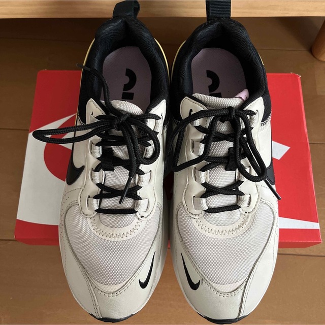 NIKE エアマックス ヴェローナ エアマックスヴェローナ ゴールド 23.5 NIKE エアマックス ヴェローナ エアマックスヴェローナ ゴールド 23.5