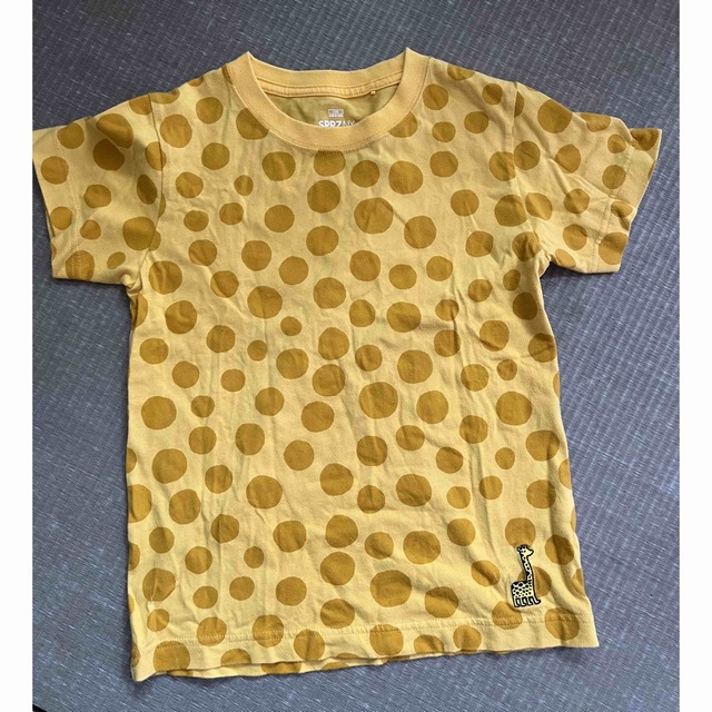 UNIQLO(ユニクロ)のキリンＴシャツ キッズ/ベビー/マタニティのキッズ服男の子用(90cm~)(Tシャツ/カットソー)の商品写真