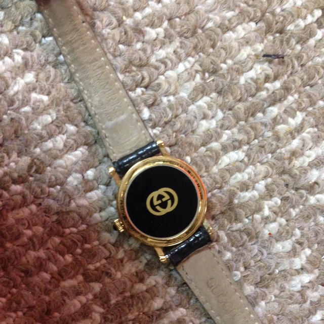 Gucci(グッチ)のGucci レザーベルト時計♪ レディースのファッション小物(腕時計)の商品写真