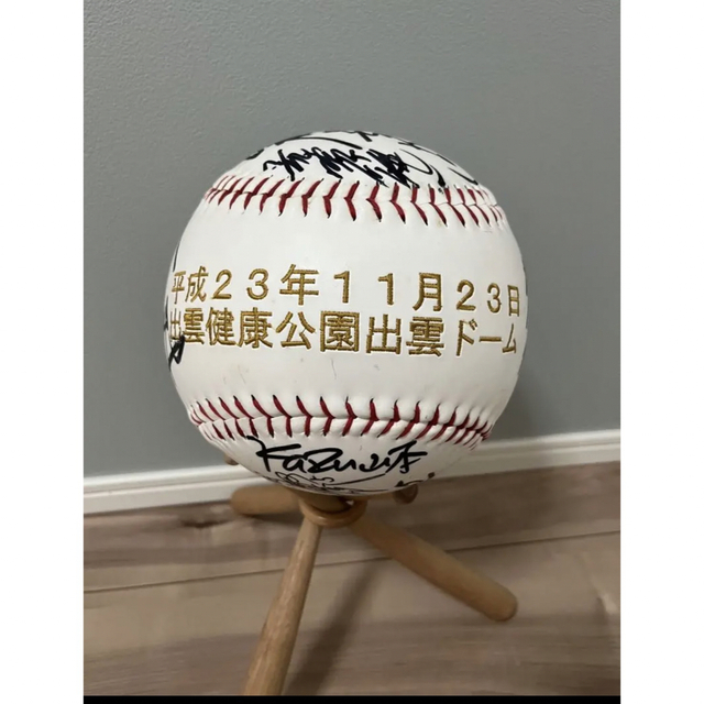ソフトバンクホークス 平成23年 メンバー サインボール スポーツ/アウトドアの野球(記念品/関連グッズ)の商品写真