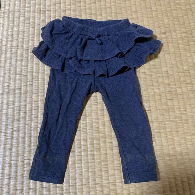 UNIQLO(ユニクロ)のUNIQLO ユニクロ　スカッツパンツ　80cm  スパッツ　フリルパンツ キッズ/ベビー/マタニティのベビー服(~85cm)(パンツ)の商品写真