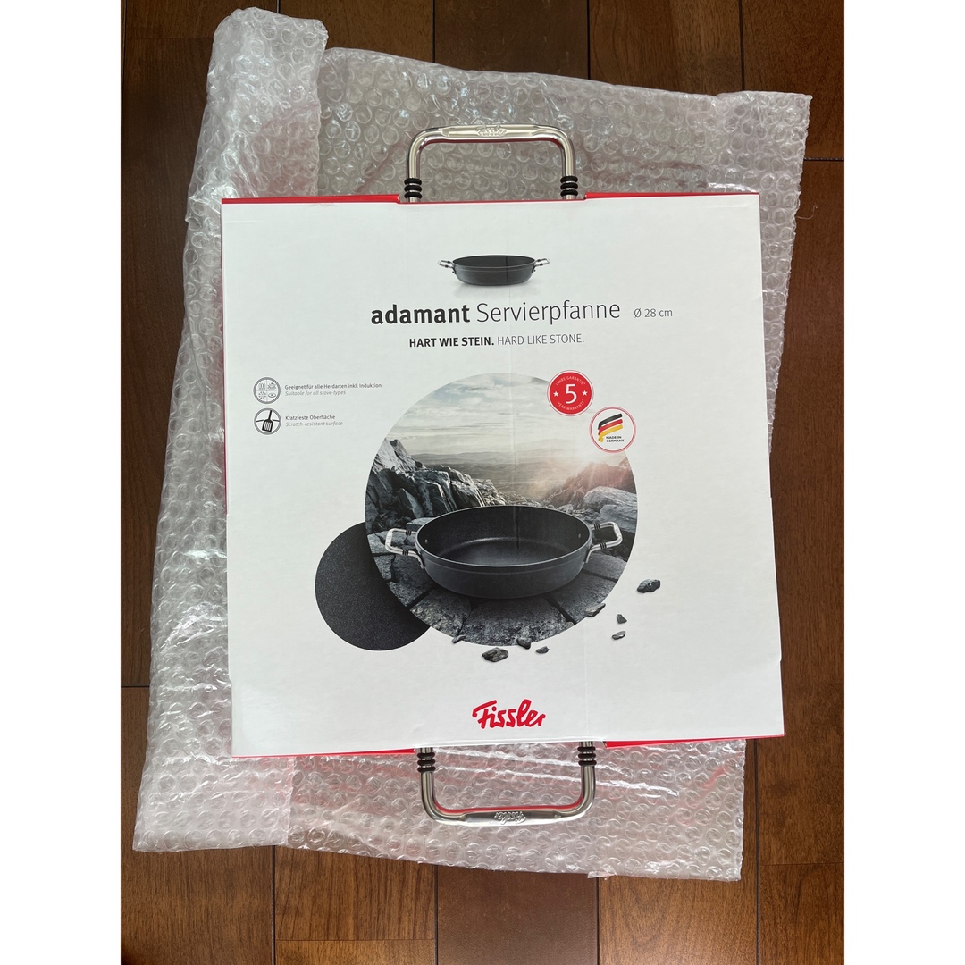 Fissler(フィスラー)の新品未使用未開封品☆フィスラー　アダマントサーブパン　28㎝ インテリア/住まい/日用品のキッチン/食器(鍋/フライパン)の商品写真