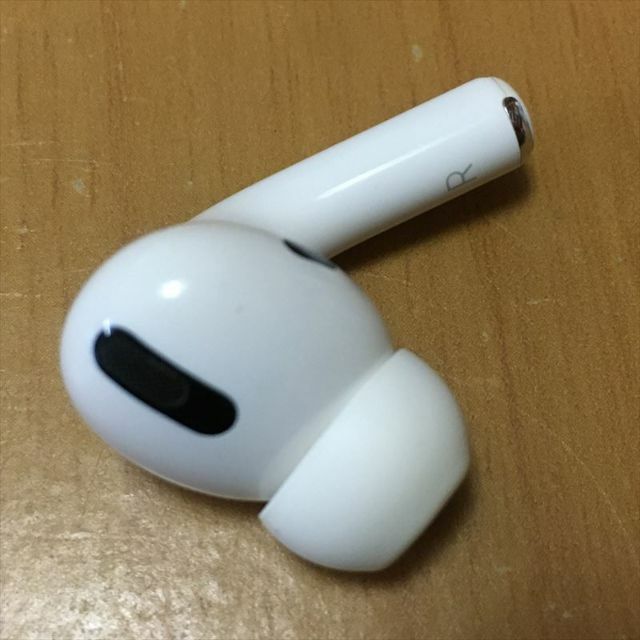 Apple(アップル)の傷有特価品-2 Apple純正 AirPods Pro  右（R） A2083 スマホ/家電/カメラのオーディオ機器(ヘッドフォン/イヤフォン)の商品写真