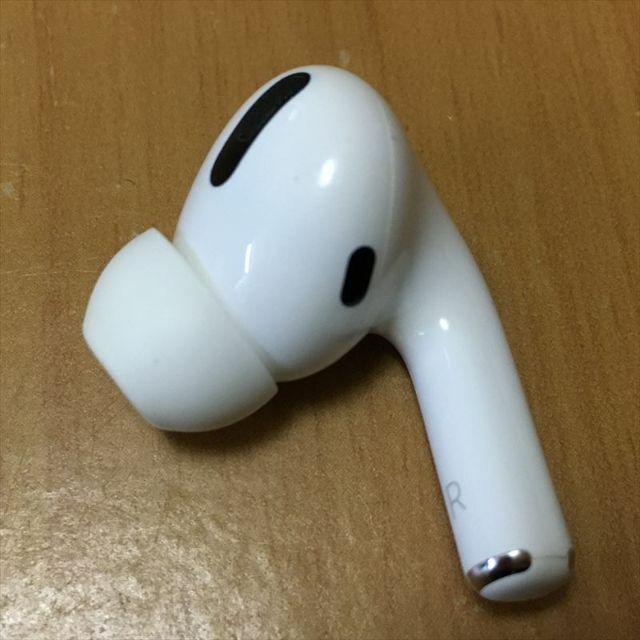 Apple(アップル)の傷有特価品-2 Apple純正 AirPods Pro  右（R） A2083 スマホ/家電/カメラのオーディオ機器(ヘッドフォン/イヤフォン)の商品写真