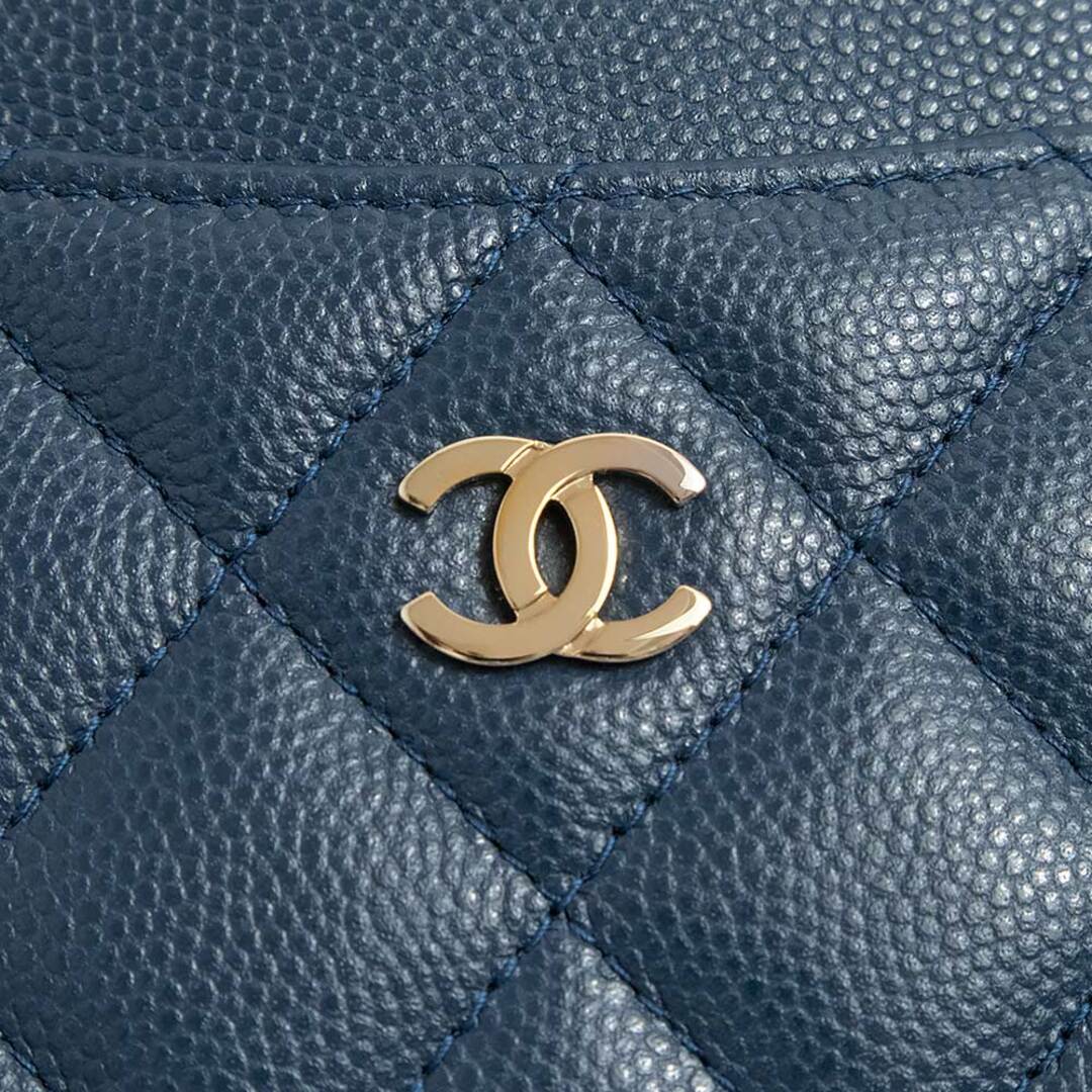 CHANEL(シャネル)のシャネル クラシック カードケース 名刺入れ 定期入れ パスケース キャビアスキン レザー ネイビーブルー 紺 A31510 箱付 CHANEL（新品・未使用品） レディースのファッション小物(パスケース/IDカードホルダー)の商品写真