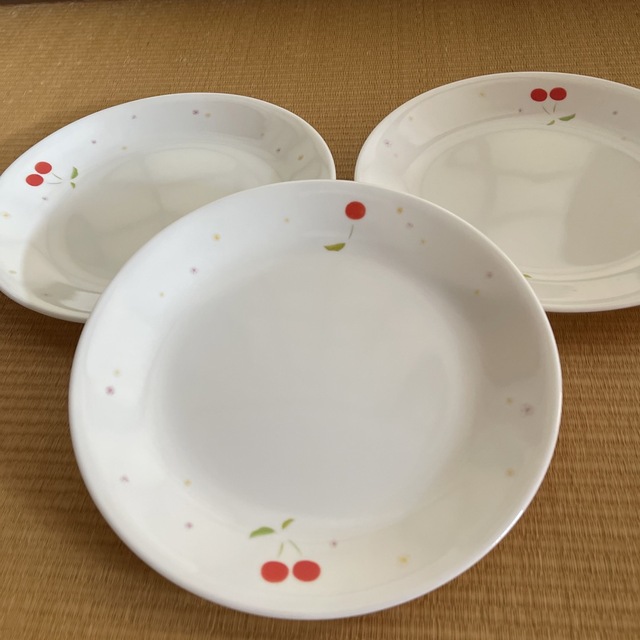 CORELLE(コレール)のコレール　お皿　３枚組 インテリア/住まい/日用品のキッチン/食器(食器)の商品写真