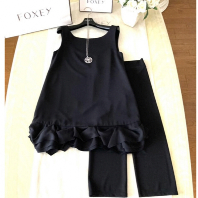 FOXEY(フォクシー)のフォクシー  デイジーリン　セット　Tulip Leggings Tunic　 レディースのトップス(チュニック)の商品写真