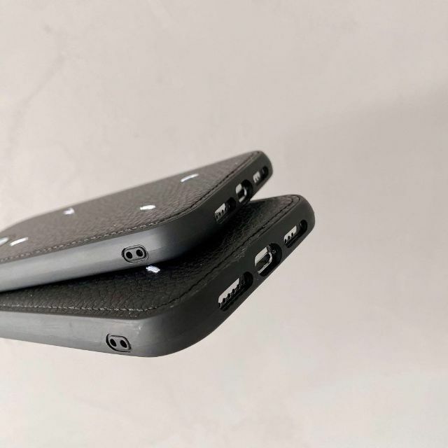 iPhoneケース　13pro ブラック 黒　スマホケース　シンプル　韓国 スマホ/家電/カメラのスマホアクセサリー(iPhoneケース)の商品写真