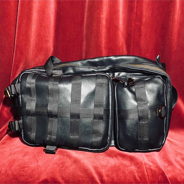 ZARA(ザラ)の大型 ZARA MAN ワンショルダーバッグ メンズのバッグ(ショルダーバッグ)の商品写真
