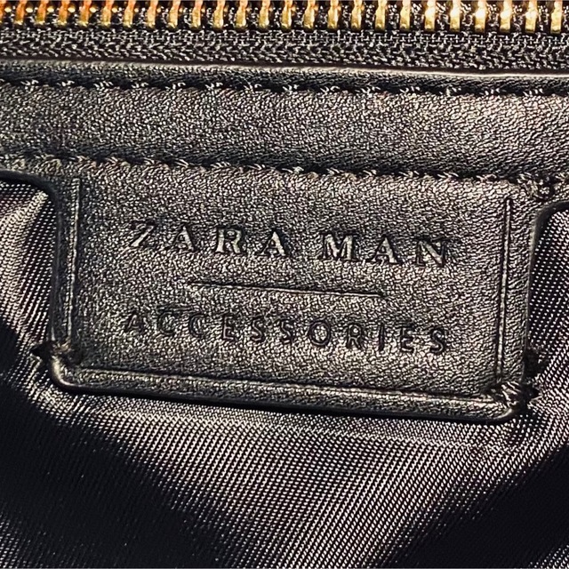 ZARA(ザラ)の大型 ZARA MAN ワンショルダーバッグ メンズのバッグ(ショルダーバッグ)の商品写真