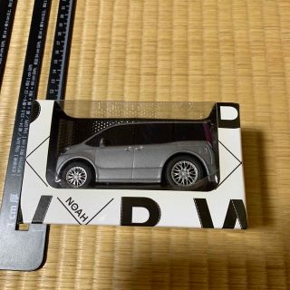 トヨタ(トヨタ)のトヨタ　ノア　w×B プルバックカー　TOYOTA NOAH 自動車　模型(ミニカー)