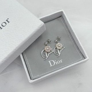 ディオール(Christian Dior) ピアス(フラワー)の通販 11点