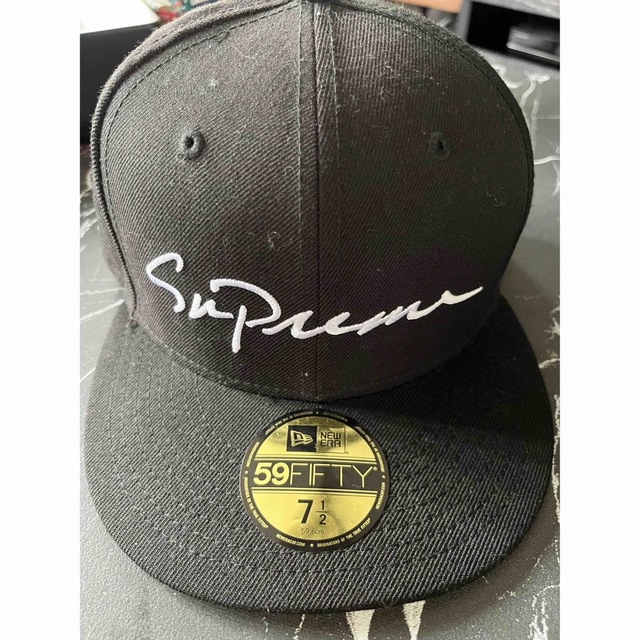 Supreme(シュプリーム)のシュプリーム⭐️ニューエラ⭐️18aw⭐️7 1/2 メンズの帽子(キャップ)の商品写真