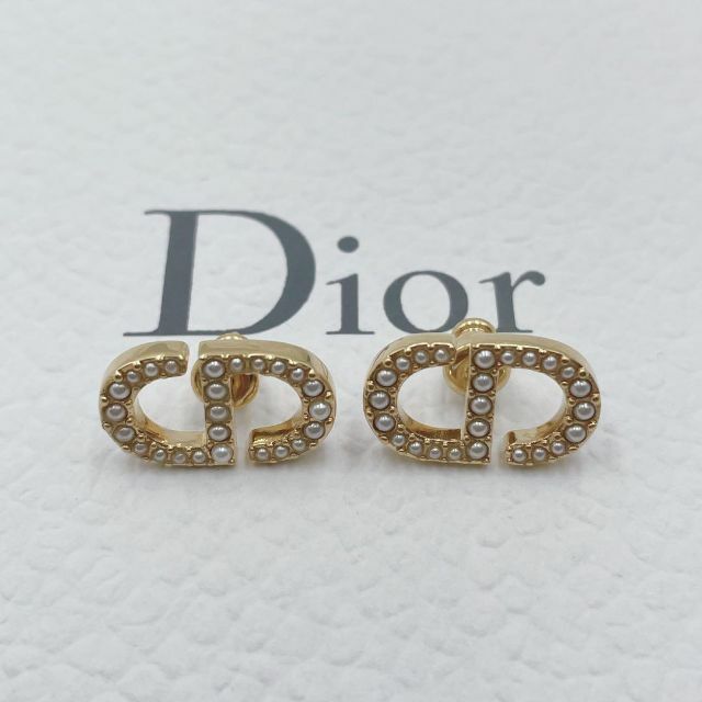 Christian Dior(クリスチャンディオール)の✨美品✨ Dior PETIT CD スタッドピアス レジンパール ゴールド レディースのアクセサリー(ピアス)の商品写真