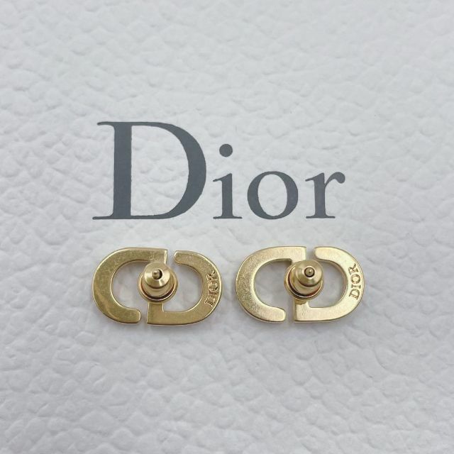 Christian Dior(クリスチャンディオール)の✨美品✨ Dior PETIT CD スタッドピアス レジンパール ゴールド レディースのアクセサリー(ピアス)の商品写真