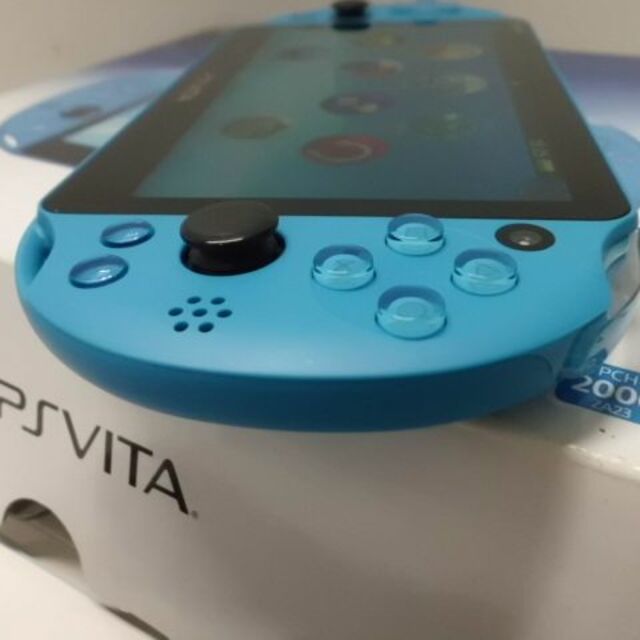 PlayStation Vita(プレイステーションヴィータ)のPSVITA PCH-2000 Aqua Blue エンタメ/ホビーのゲームソフト/ゲーム機本体(携帯用ゲーム機本体)の商品写真