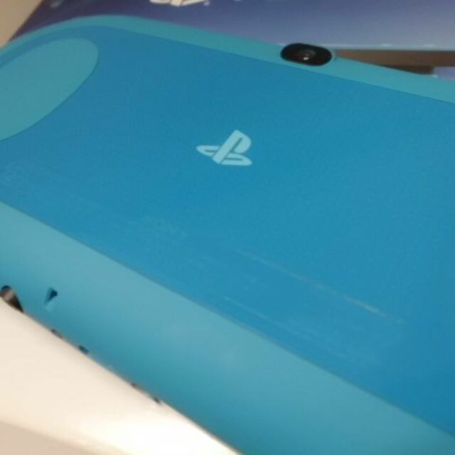 PlayStation Vita(プレイステーションヴィータ)のPSVITA PCH-2000 Aqua Blue エンタメ/ホビーのゲームソフト/ゲーム機本体(携帯用ゲーム機本体)の商品写真