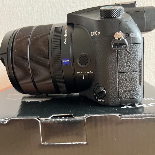 SONY(ソニー)のSONY Cyber-Shot RX DSC-RX10M4 スマホ/家電/カメラのカメラ(コンパクトデジタルカメラ)の商品写真