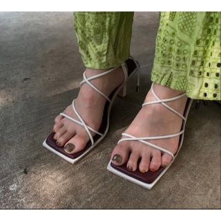 アメリヴィンテージ(Ameri VINTAGE)のTUBE STRAP COLOR SANDAL(サンダル)