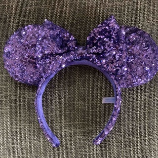 ディズニー(Disney)のディズニーカチューシャ　スパンコール　紫　パープル(カチューシャ)