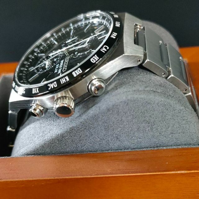 極美品✨SEIKO セイコー ワールドタイム ブラック シルバー ソーラー