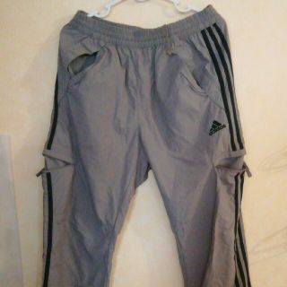 adidas パンツ(カジュアルパンツ)