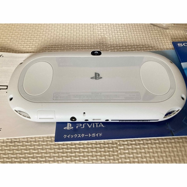 PlayStation Vita(プレイステーションヴィータ)のSONY PlayStationVITA 本体  PCH-2000 ZA22 エンタメ/ホビーのゲームソフト/ゲーム機本体(携帯用ゲーム機本体)の商品写真