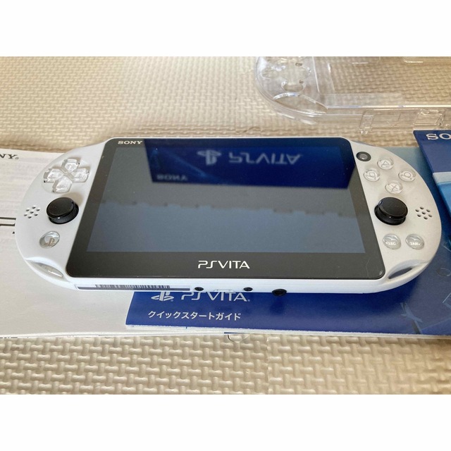 PlayStation Vita(プレイステーションヴィータ)のSONY PlayStationVITA 本体  PCH-2000 ZA22 エンタメ/ホビーのゲームソフト/ゲーム機本体(携帯用ゲーム機本体)の商品写真