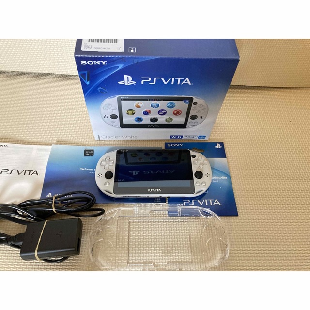 PlayStation Vita(プレイステーションヴィータ)のSONY PlayStationVITA 本体  PCH-2000 ZA22 エンタメ/ホビーのゲームソフト/ゲーム機本体(携帯用ゲーム機本体)の商品写真