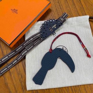 エルメス(Hermes)のエルメス、プティアッシュ、オオハシ、鳥、ネイビー、ブラウン、チャーム(チャーム)