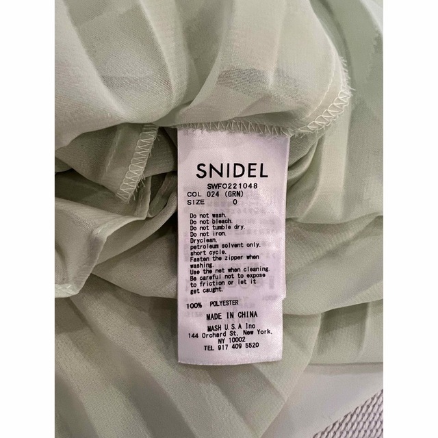 SNIDEL(スナイデル)のSNIDEL ミントグリーン　ピスタチオ　シフォンワンピース　2022モデル レディースのワンピース(ロングワンピース/マキシワンピース)の商品写真