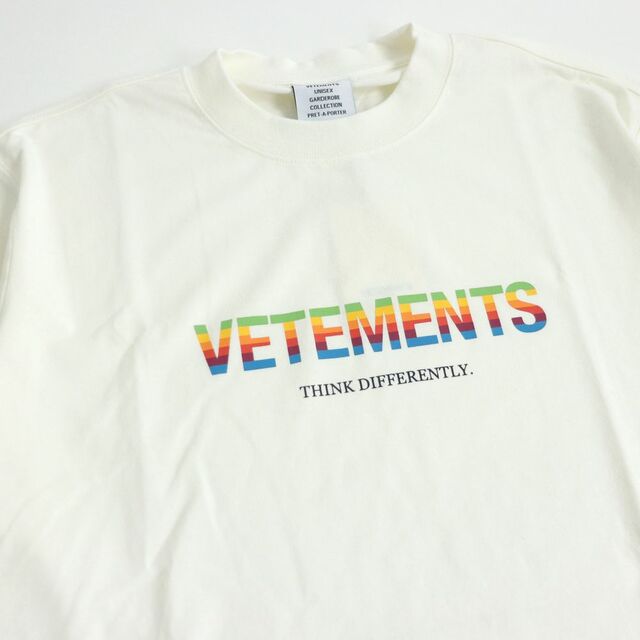 未使用□21SS VETEMENS/ヴェトモン THINK DIFFERENTLY LOGO T-SHIRT 51TR6208 クルーネック コットン100％ 半袖Tシャツ ホワイト M メンズ735cm肩幅